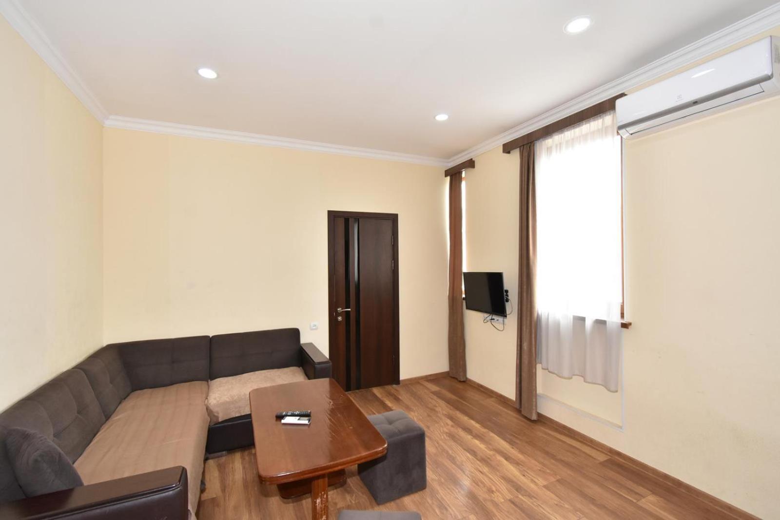 Modern And Tours Apartment Yerevan