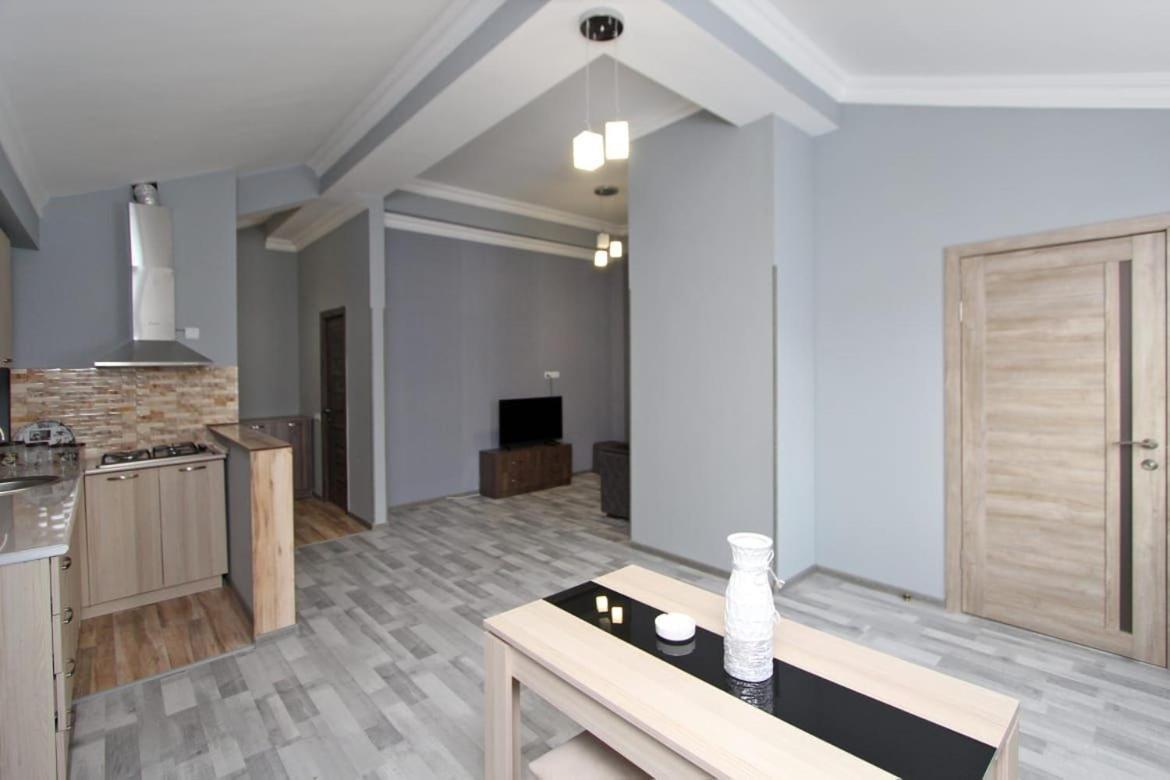Modern And Tours Apartment Yerevan